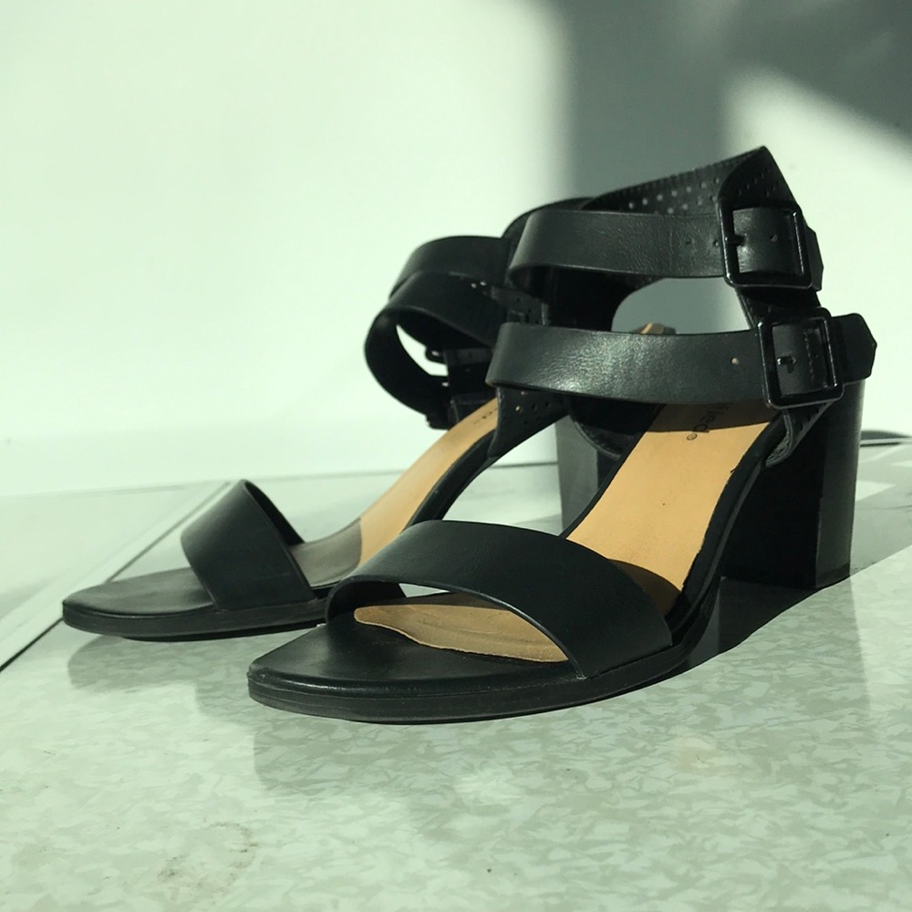Black, block heel pumps (size 9)